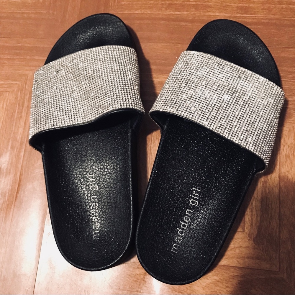 Steve Madden fancy slides